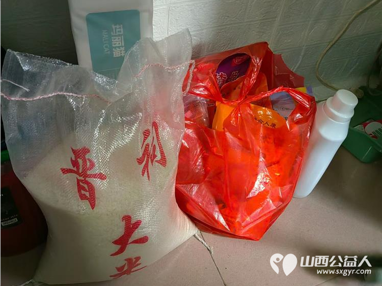 让志愿之光温暖每一个角落----太原市龙城义工志愿者团队走进太原困境家庭慰问活动慰问了五保户残障群体困境家庭 - 第11张