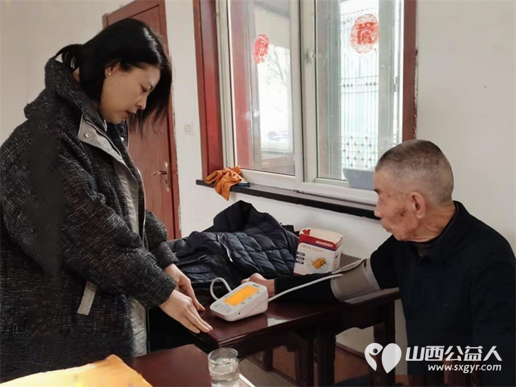 介休市敬老协会孝善行之敬老爱老助老活动2025年12月20日走进张兰镇沟底村在村委为60岁以上所有老人理发体检 - 第20张