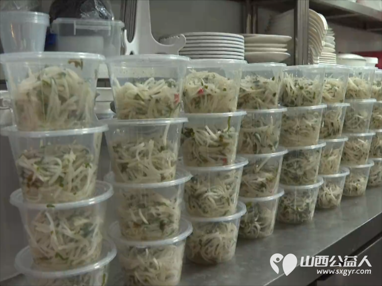 情暖冬至 饺香传爱——五寨县总工会联合沣泽大酒店开展冬至送温暖活动将一碗碗热气腾腾的饺子递到一线劳动者手中切实当好广大职工的娘家人 - 第9张