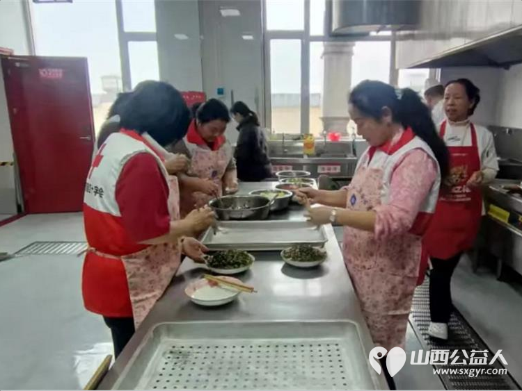 情暖冬至爱满夕阳----长治市屯留区红十字会志愿者暖心行动为敬老院老人送去节日关怀和冬至水饺 - 第4张