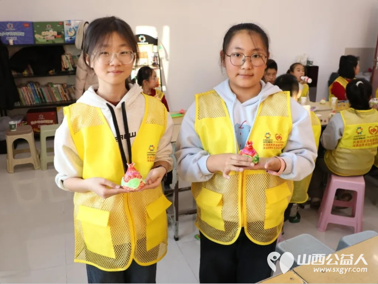 小手塑匠心非遗共传承----浑源县青年志愿者协会组织思源社区30余名青少年开展青少年非遗面塑主题活动引导青少年在沉浸式体验中感悟非遗魅力增强文化自信与传承自觉 - 第21张