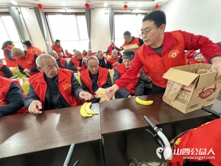 发扬尊老敬老传统美德冬至暖心关怀温暖夕阳----屯留正能量公益协会组织志愿者来到屯留区中心敬老院和这里的上百位老人共度冬至 - 第29张