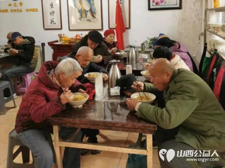 一份免费餐温暖两代人----长治市和平医院墙外的暖心食堂山西省长治市雨花斋二部九年来持续为和平医院住院家属提供免费素食 - 第3张 - 山西公益人 一份免费餐温暖两代人----长治市和平医院墙外的暖心食堂山西省长治市雨花斋二部九年来持续为和平医院住院家属提供免费素食 - 第3张