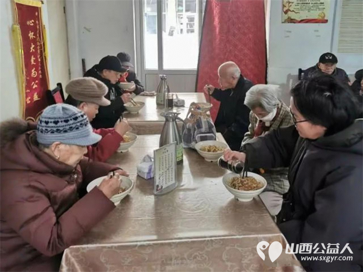 一份免费餐温暖两代人----长治市和平医院墙外的暖心食堂山西省长治市雨花斋二部九年来持续为和平医院住院家属提供免费素食 - 第6张 - 山西公益人 一份免费餐温暖两代人----长治市和平医院墙外的暖心食堂山西省长治市雨花斋二部九年来持续为和平医院住院家属提供免费素食 - 第6张