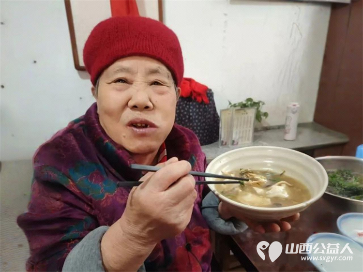 一份免费餐温暖两代人----长治市和平医院墙外的暖心食堂山西省长治市雨花斋二部九年来持续为和平医院住院家属提供免费素食 - 第10张 - 山西公益人 一份免费餐温暖两代人----长治市和平医院墙外的暖心食堂山西省长治市雨花斋二部九年来持续为和平医院住院家属提供免费素食 - 第10张