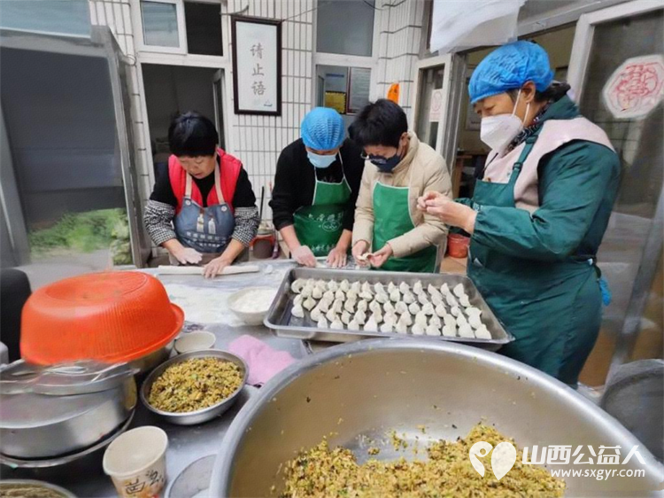 一份免费餐温暖两代人----长治市和平医院墙外的暖心食堂山西省长治市雨花斋二部九年来持续为和平医院住院家属提供免费素食 - 第1张 - 山西公益人 一份免费餐温暖两代人----长治市和平医院墙外的暖心食堂山西省长治市雨花斋二部九年来持续为和平医院住院家属提供免费素食 - 第1张