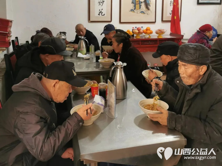 一份免费餐温暖两代人----长治市和平医院墙外的暖心食堂山西省长治市雨花斋二部九年来持续为和平医院住院家属提供免费素食 - 第7张 - 山西公益人 一份免费餐温暖两代人----长治市和平医院墙外的暖心食堂山西省长治市雨花斋二部九年来持续为和平医院住院家属提供免费素食 - 第7张