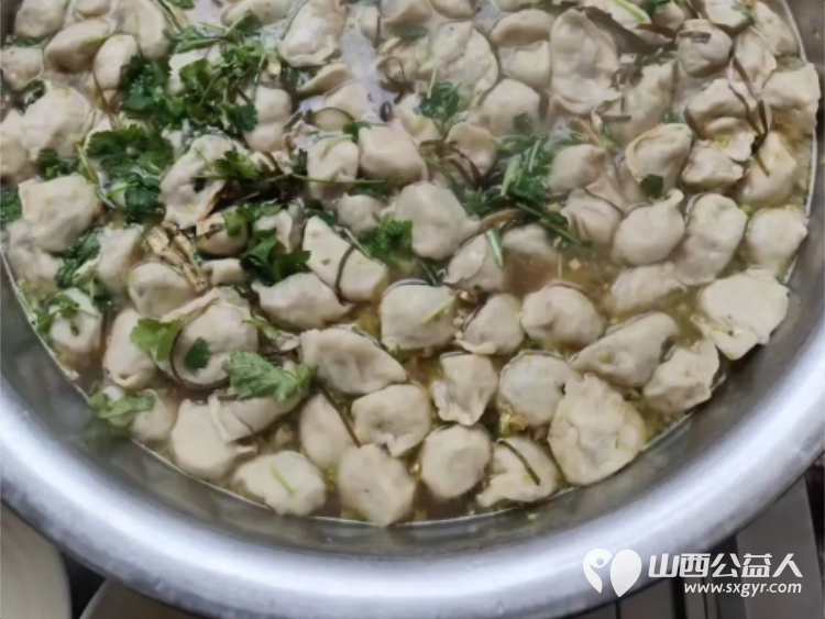 一份免费餐温暖两代人----长治市和平医院墙外的暖心食堂山西省长治市雨花斋二部九年来持续为和平医院住院家属提供免费素食 - 第21张 - 山西公益人 一份免费餐温暖两代人----长治市和平医院墙外的暖心食堂山西省长治市雨花斋二部九年来持续为和平医院住院家属提供免费素食 - 第21张