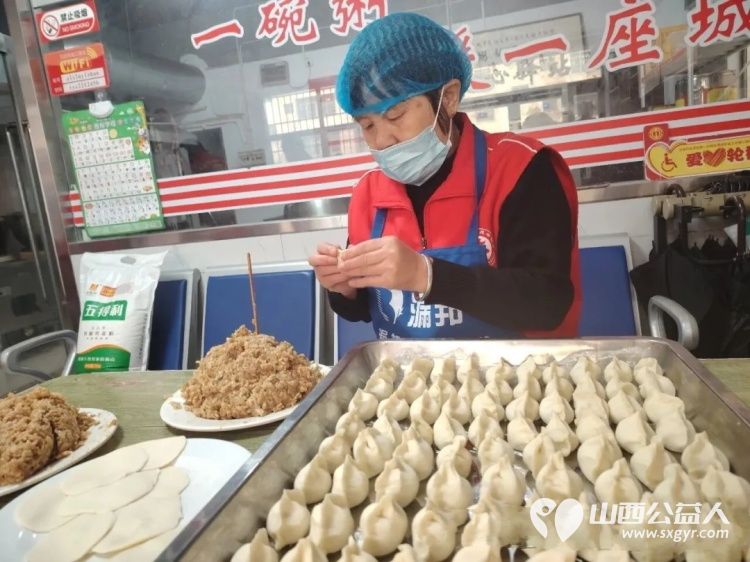 冬至饺子暖人心志愿关爱送新人----盐湖区志愿者协会举办新就业群体冬至关爱活动志愿者们与新就业群体朋友们亲切交流共话家常 - 第12张