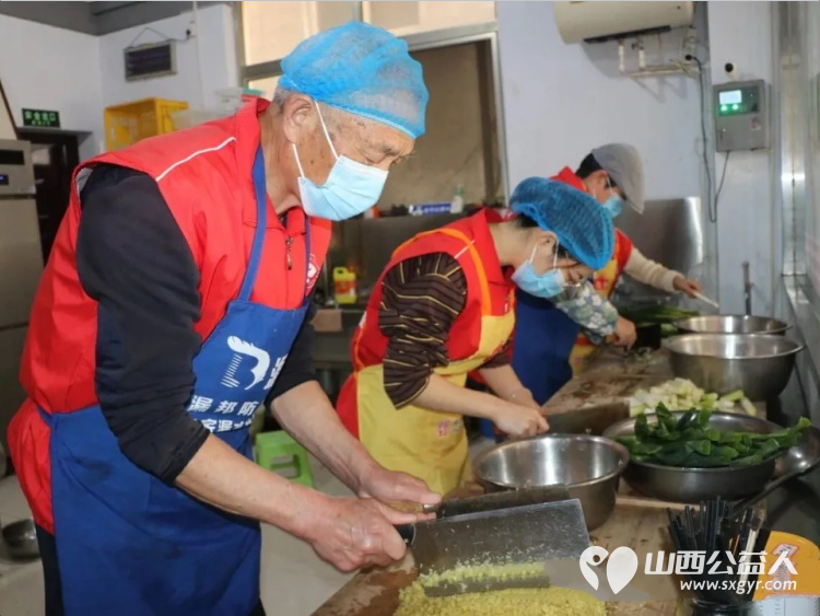 冬至饺子暖人心志愿关爱送新人----盐湖区志愿者协会举办新就业群体冬至关爱活动志愿者们与新就业群体朋友们亲切交流共话家常 - 第4张