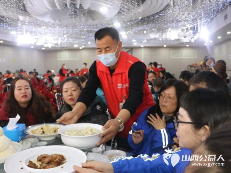 冬至饺子暖人心志愿关爱送新人----盐湖区志愿者协会举办新就业群体冬至关爱活动志愿者们与新就业群体朋友们亲切交流共话家常 - 第14张