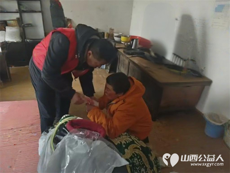 践行公益初心凝聚文明力量----长治圆梦公益深入乡村走进孤寡老人弱智身残贫困学生身边为他们送去生活物资陪他们谈心聊天开展健康关怀与心理慰藉 - 第19张 - 山西公益人 践行公益初心凝聚文明力量----长治圆梦公益深入乡村走进孤寡老人弱智身残贫困学生身边为他们送去生活物资陪他们谈心聊天开展健康关怀与心理慰藉 - 第19张