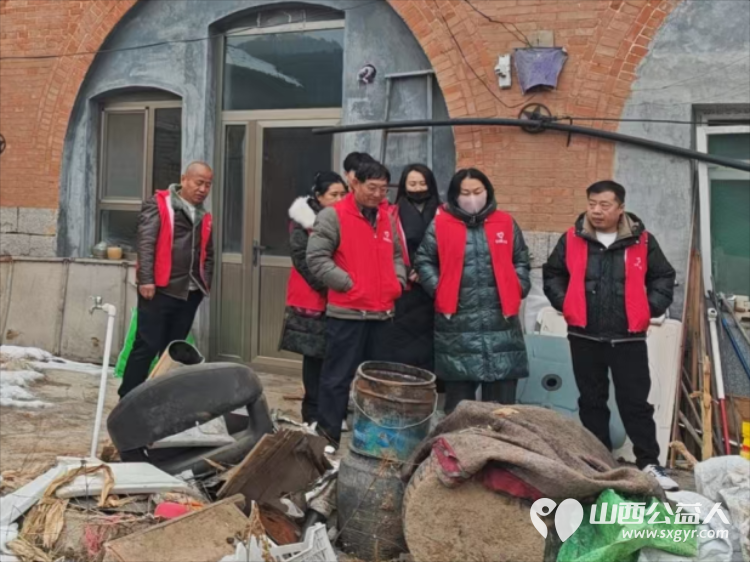 践行公益初心凝聚文明力量----长治圆梦公益深入乡村走进孤寡老人弱智身残贫困学生身边为他们送去生活物资陪他们谈心聊天开展健康关怀与心理慰藉 - 第8张 - 山西公益人 践行公益初心凝聚文明力量----长治圆梦公益深入乡村走进孤寡老人弱智身残贫困学生身边为他们送去生活物资陪他们谈心聊天开展健康关怀与心理慰藉 - 第8张