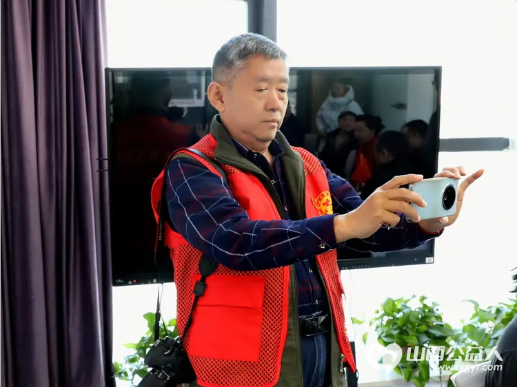 山西省三晋文化交流会红色文化专委会纪念伟大的开国领袖毛泽东主席诞辰132周年暨迎新年座谈会 - 第9张 - 山西公益人 山西省三晋文化交流会红色文化专委会纪念伟大的开国领袖毛泽东主席诞辰132周年暨迎新年座谈会 - 第9张