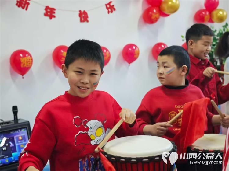 守护星光之新年晚会在太原市灵星社区服务中心举行看着孩子们认真歌唱努力完成每个动作的样子眼眶突然热了谢谢所有老师志愿者和家长的付出 - 第7张