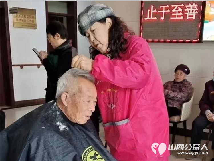 冬日义剪暖人心温情陪伴话家常 | 运城市盐湖区志愿者协会为盐湖区仁德养护院老人免费理发送去一份别样的温暖 - 第9张 - 山西公益人 冬日义剪暖人心温情陪伴话家常 | 运城市盐湖区志愿者协会为盐湖区仁德养护院老人免费理发送去一份别样的温暖 - 第9张