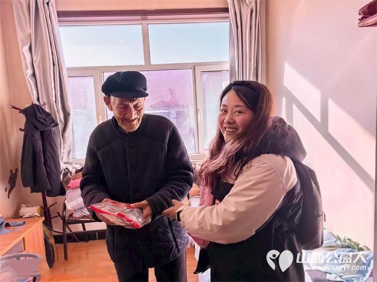 太原市龙城义工走进寿阳县石河村天天敬老院包饺子陪伴活动给老人们一个新年期盼和安慰 - 第6张 - 山西公益人 太原市龙城义工走进寿阳县石河村天天敬老院包饺子陪伴活动给老人们一个新年期盼和安慰 - 第6张