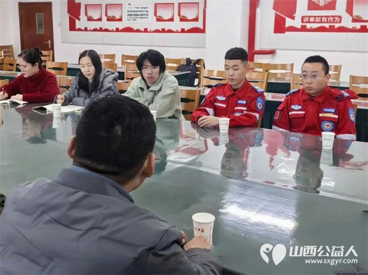 吕梁市中志协救援队用爱心收官2025！为家庭因病致贫的困境学子送去新年温暖选购了包含上衣裤子运动鞋的整套新衣物 - 第3张