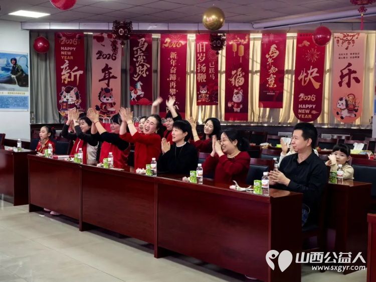 柔韧之光·共织未来----吕梁市离石区青年志愿者协会妇联这场座谈会燃爆冬日温暖启航颁奖典礼是对巾帼英雄们最真挚的敬意 - 第14张