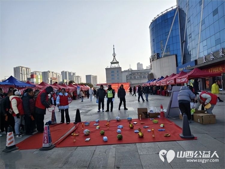 长治市阳光困境儿童帮扶协会组织志愿者参加常青街道志愿服务展示活动有防诈知识宣传急救知识讲解有义务理发有眼科与牙科义诊服务 - 第8张 - 山西公益人 长治市阳光困境儿童帮扶协会组织志愿者参加常青街道志愿服务展示活动有防诈知识宣传急救知识讲解有义务理发有眼科与牙科义诊服务 - 第8张