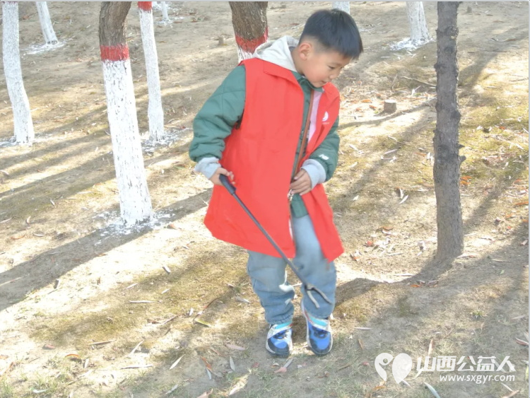 助残送暖公益情协同联动献爱心 山西省环境与资源保护协会吕梁环保志愿者工作站携手吕梁应急救援服务队等多方社会组织走进社区街道家庭做公益服务 - 第5张