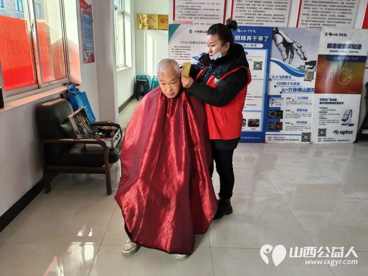 介休市敬老协会孝善行之敬老爱老助老活动2026年1月10日组织志愿者走进绵山镇马堡村为60岁以上所有老人理发体检 - 第11张