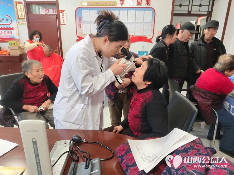 介休市敬老协会2026年1月10日敬老爱老助老活动组织志愿者走进绵山镇西靳屯村为60岁以上所有老人理发体检 - 第11张