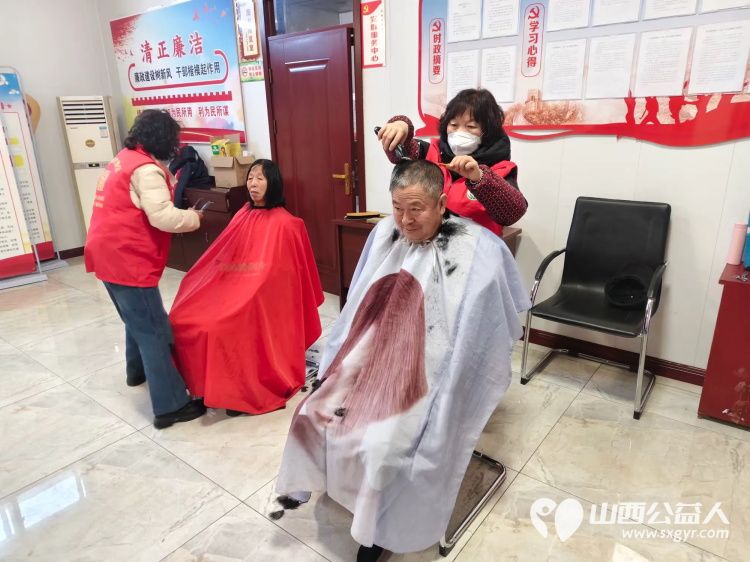 介休市敬老协会2026年1月10日敬老爱老助老活动组织志愿者走进绵山镇西靳屯村为60岁以上所有老人理发体检 - 第7张