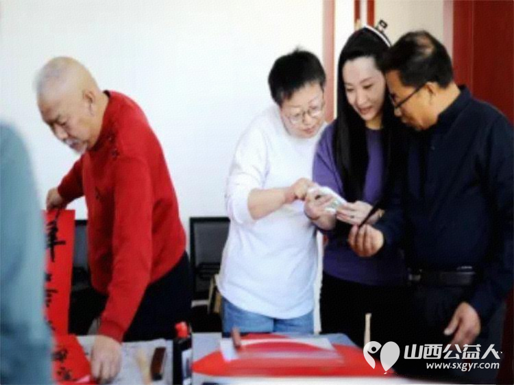 笔尖藏年味福气满原平----2026原平市文联万福迎春送福活动走进职工俱乐部为奋战在各行各业的职工们送上一份暖意融融的文化年味 - 第6张