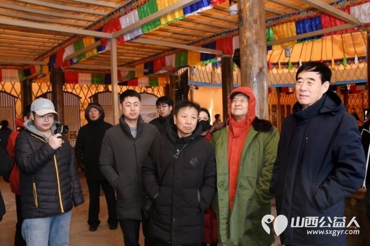 忻州市五台山书画院书画家们赴偏关老牛湾开展文化采风暨赠联送福活动为当地百姓与四方游客奉上浓浓新春祝福 - 第6张