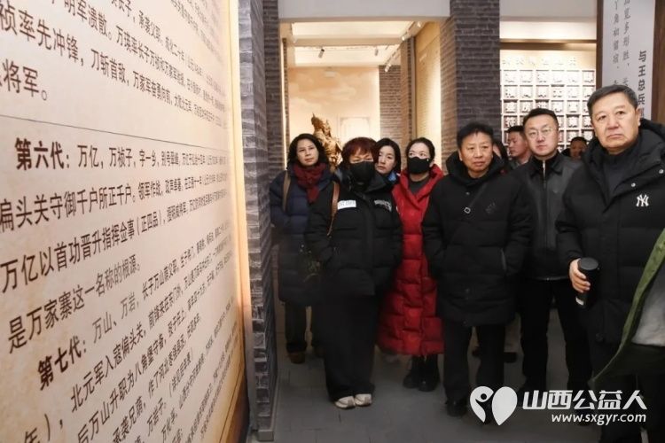 忻州市五台山书画院书画家们赴偏关老牛湾开展文化采风暨赠联送福活动为当地百姓与四方游客奉上浓浓新春祝福 - 第7张