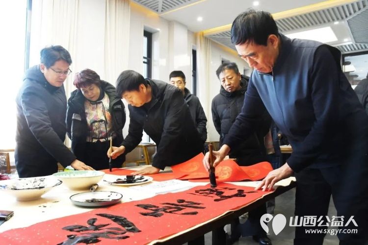 忻州市五台山书画院书画家们赴偏关老牛湾开展文化采风暨赠联送福活动为当地百姓与四方游客奉上浓浓新春祝福 - 第30张