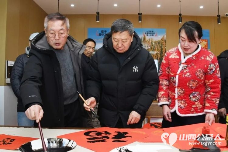 忻州市五台山书画院书画家们赴偏关老牛湾开展文化采风暨赠联送福活动为当地百姓与四方游客奉上浓浓新春祝福 - 第25张