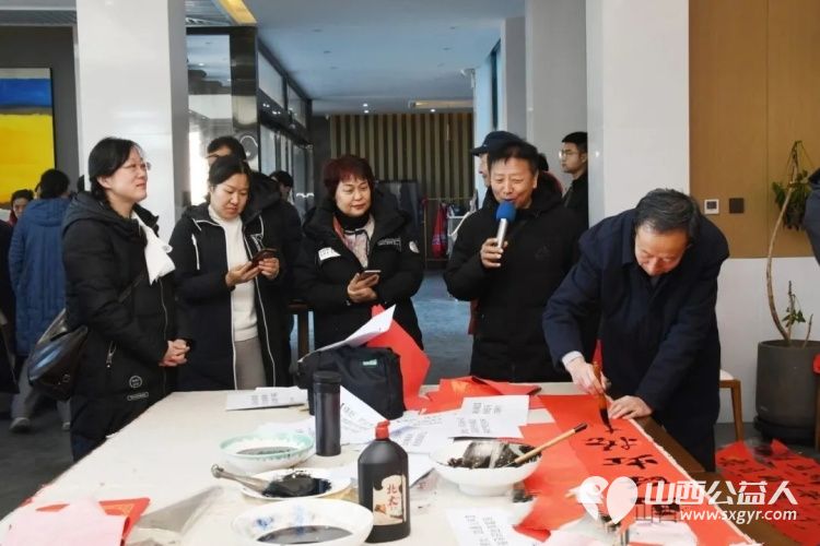 忻州市五台山书画院书画家们赴偏关老牛湾开展文化采风暨赠联送福活动为当地百姓与四方游客奉上浓浓新春祝福 - 第26张