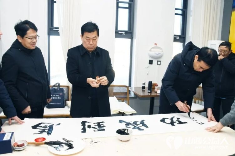 忻州市五台山书画院书画家们赴偏关老牛湾开展文化采风暨赠联送福活动为当地百姓与四方游客奉上浓浓新春祝福 - 第23张