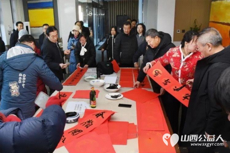 忻州市五台山书画院书画家们赴偏关老牛湾开展文化采风暨赠联送福活动为当地百姓与四方游客奉上浓浓新春祝福 - 第11张