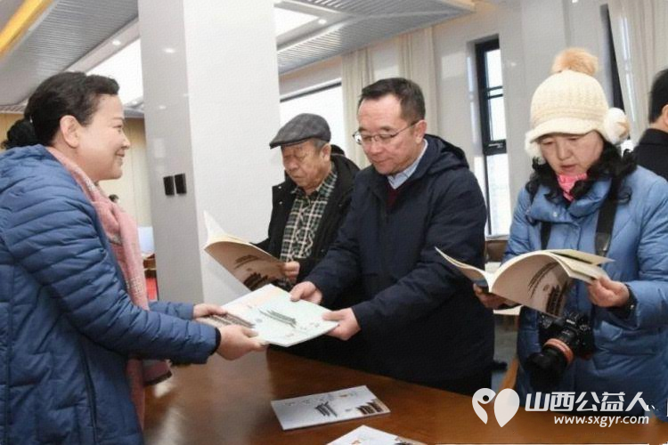 忻州市五台山书画院书画家们赴偏关老牛湾开展文化采风暨赠联送福活动为当地百姓与四方游客奉上浓浓新春祝福 - 第17张