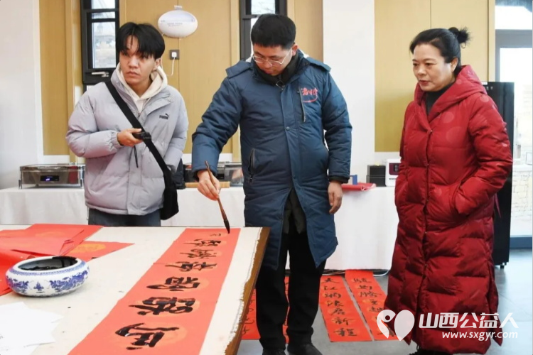 忻州市五台山书画院书画家们赴偏关老牛湾开展文化采风暨赠联送福活动为当地百姓与四方游客奉上浓浓新春祝福 - 第10张