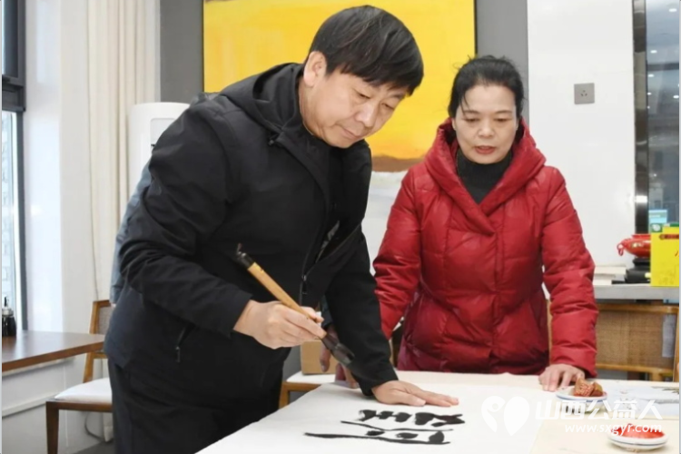 忻州市五台山书画院书画家们赴偏关老牛湾开展文化采风暨赠联送福活动为当地百姓与四方游客奉上浓浓新春祝福 - 第22张