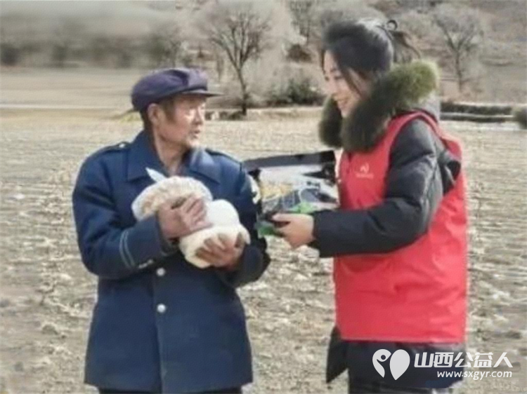情暖寒冬爱驻心间----忻州市爱心公益协会走进五台山台怀镇白头庵村慰问五保户张贵林老人送上米面粮油爱心物资一应俱全 - 第16张 - 山西公益人 情暖寒冬爱驻心间----忻州市爱心公益协会走进五台山台怀镇白头庵村慰问五保户张贵林老人送上米面粮油爱心物资一应俱全 - 第16张