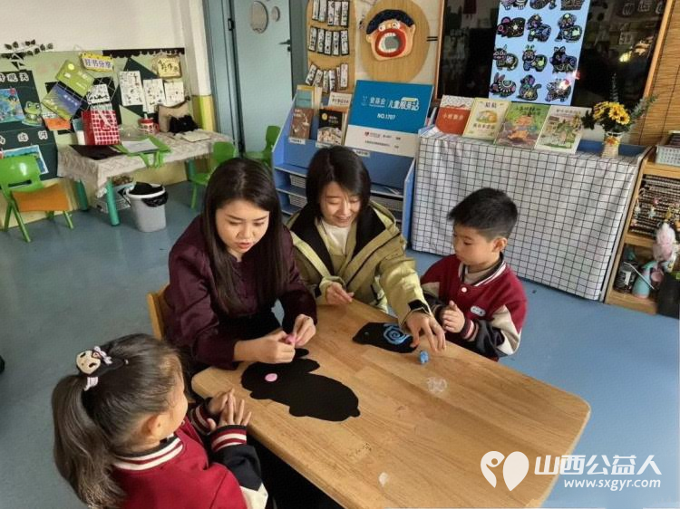 公益润童心非遗伴成长----交城县顺风公益协会西街社区儿童服务站走进梁家庄幼儿园和孩子们共同开启了一场充满童趣与创意的文化探索之旅 - 第7张