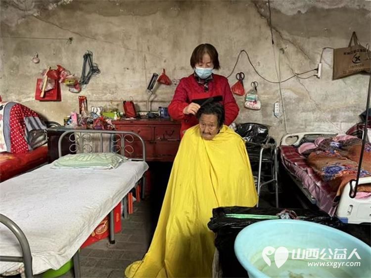 浓浓敬老情情暖夕阳红 长治市阳光困境儿童帮扶协会志愿者走进上党区西火镇峰北底村开展义务理发活动 - 第15张 - 山西公益人 浓浓敬老情情暖夕阳红 长治市阳光困境儿童帮扶协会志愿者走进上党区西火镇峰北底村开展义务理发活动 - 第15张