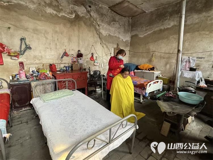 浓浓敬老情情暖夕阳红 长治市阳光困境儿童帮扶协会志愿者走进上党区西火镇峰北底村开展义务理发活动 - 第18张 - 山西公益人 浓浓敬老情情暖夕阳红 长治市阳光困境儿童帮扶协会志愿者走进上党区西火镇峰北底村开展义务理发活动 - 第18张