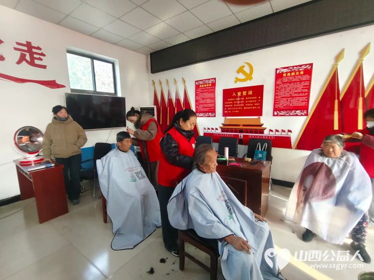 介休市敬老协会组织志愿者2026年1月17日走进绵山镇焦家堡村为60岁以上所有老人理发体检 - 第19张