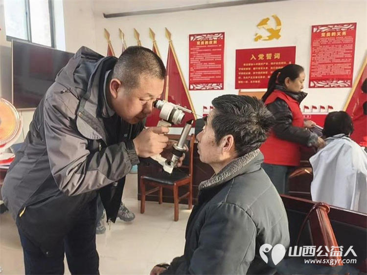 介休市敬老协会组织志愿者2026年1月17日走进绵山镇焦家堡村为60岁以上所有老人理发体检 - 第17张