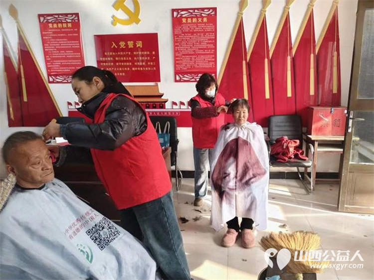 介休市敬老协会组织志愿者2026年1月17日走进绵山镇焦家堡村为60岁以上所有老人理发体检 - 第7张