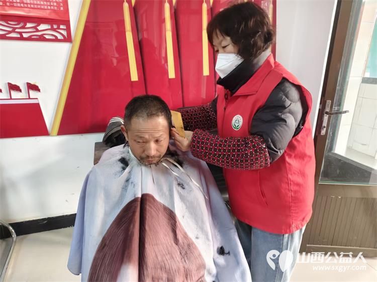 介休市敬老协会组织志愿者2026年1月17日走进绵山镇焦家堡村为60岁以上所有老人理发体检 - 第10张