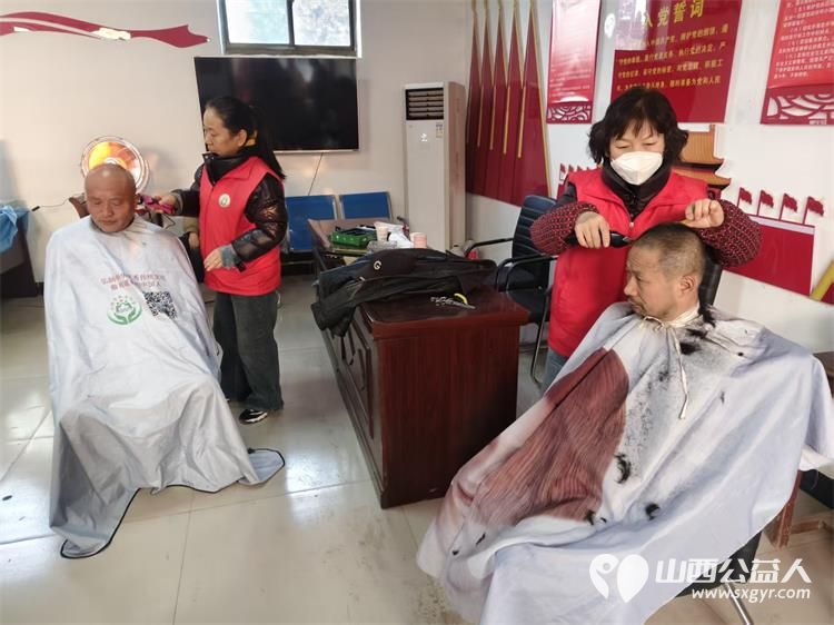 介休市敬老协会组织志愿者2026年1月17日走进绵山镇焦家堡村为60岁以上所有老人理发体检 - 第8张