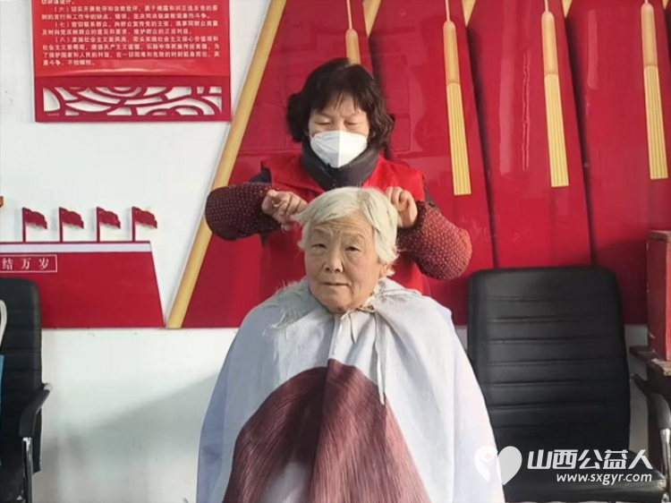 介休市敬老协会组织志愿者2026年1月17日走进绵山镇焦家堡村为60岁以上所有老人理发体检 - 第9张