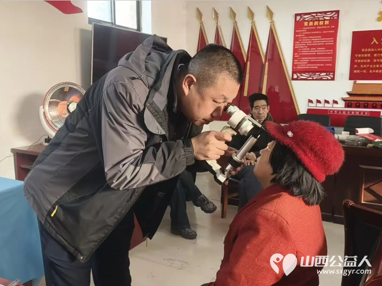 介休市敬老协会组织志愿者2026年1月17日走进绵山镇焦家堡村为60岁以上所有老人理发体检 - 第15张